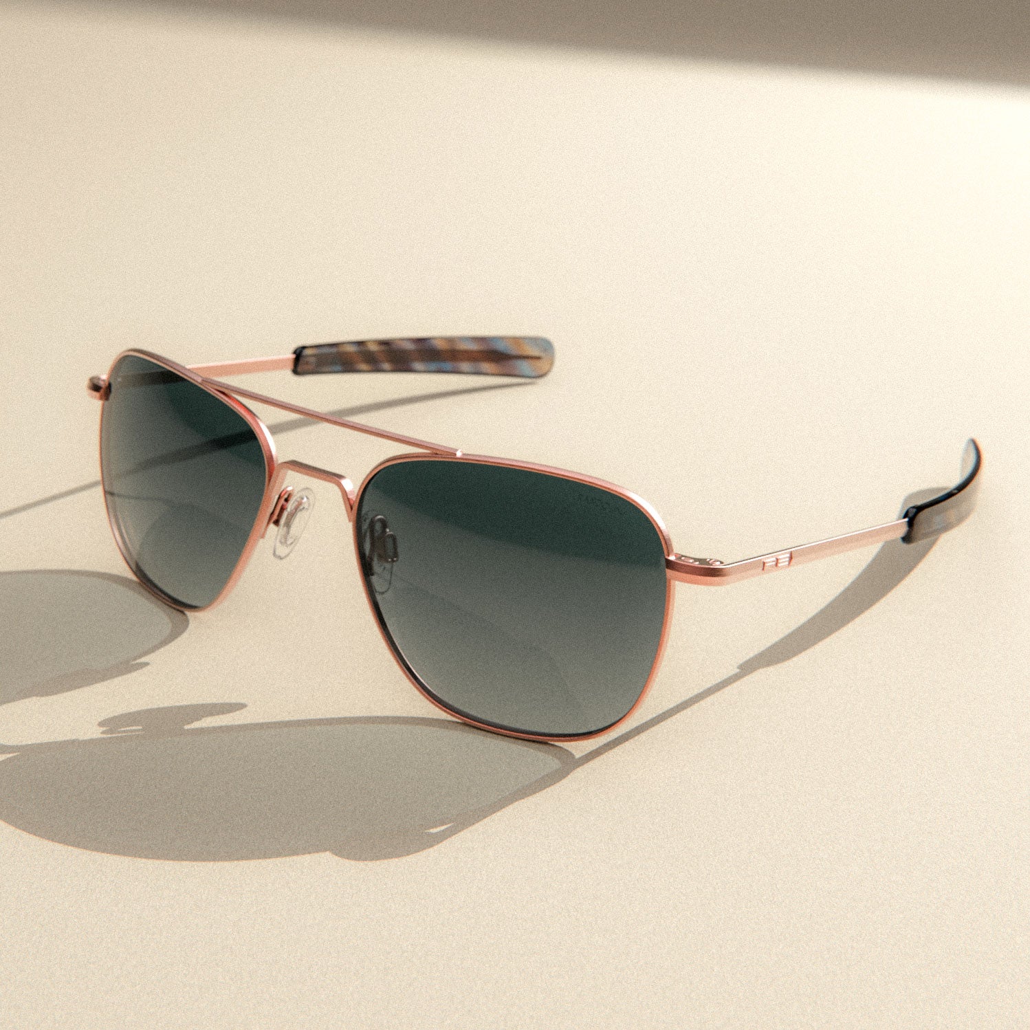 Randolph Aviator 22k Satin Rose Gold Slate occhiali da sole polarizzati