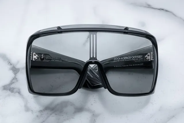 Jacques Marie Mage Stanley Kubrick 2001 occhiali da sole Future grigio