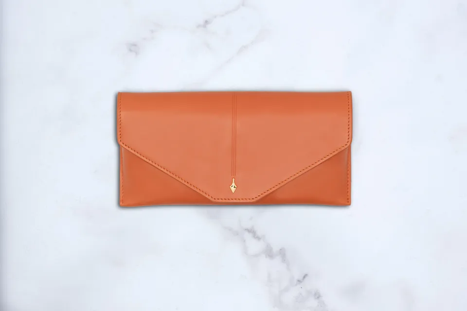 Jacques Marie Mage Circa Envelope custodia occhiali arancione