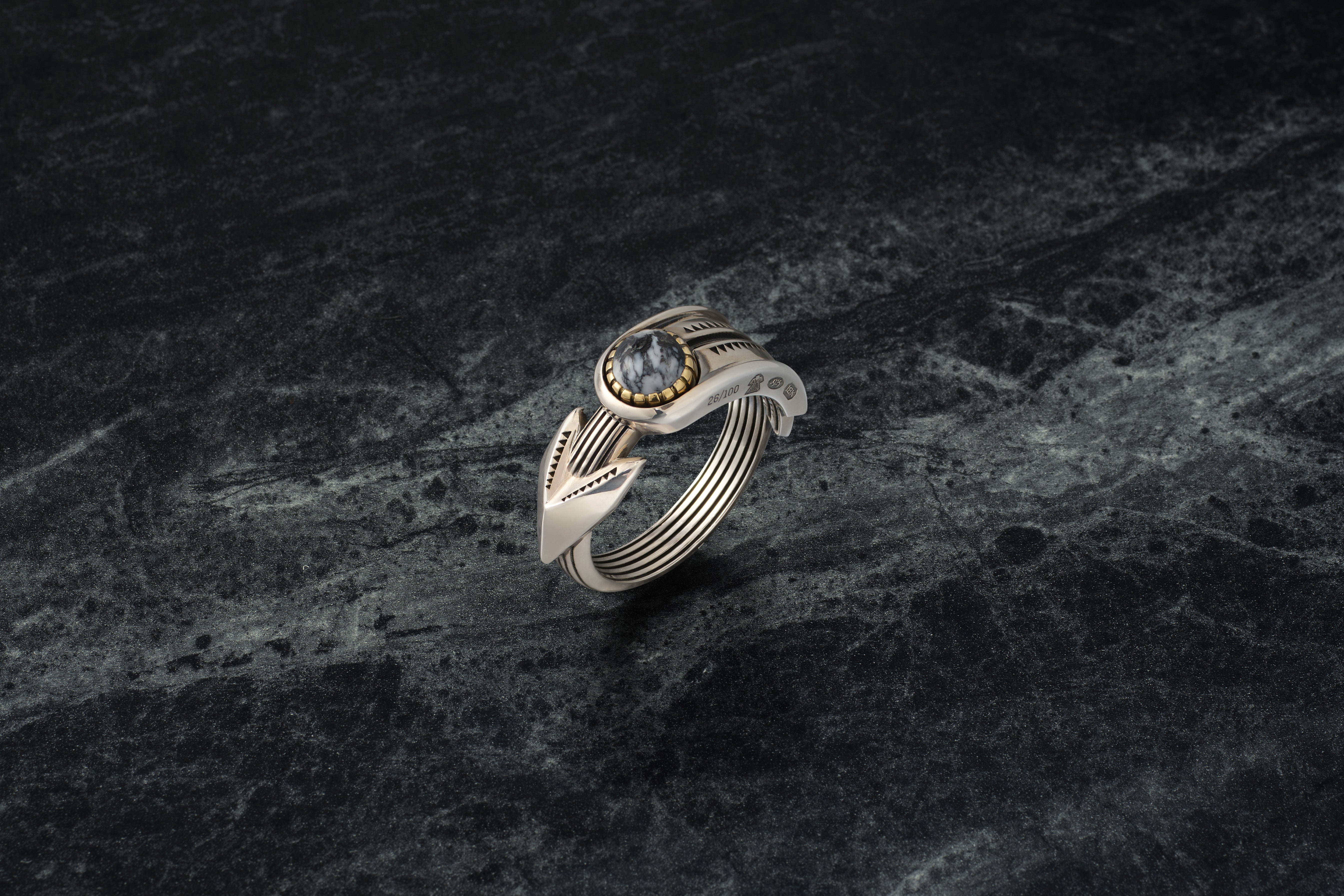 Jacques Marie Mage Natrona anello Electrum cabochon 6 mm misura 10