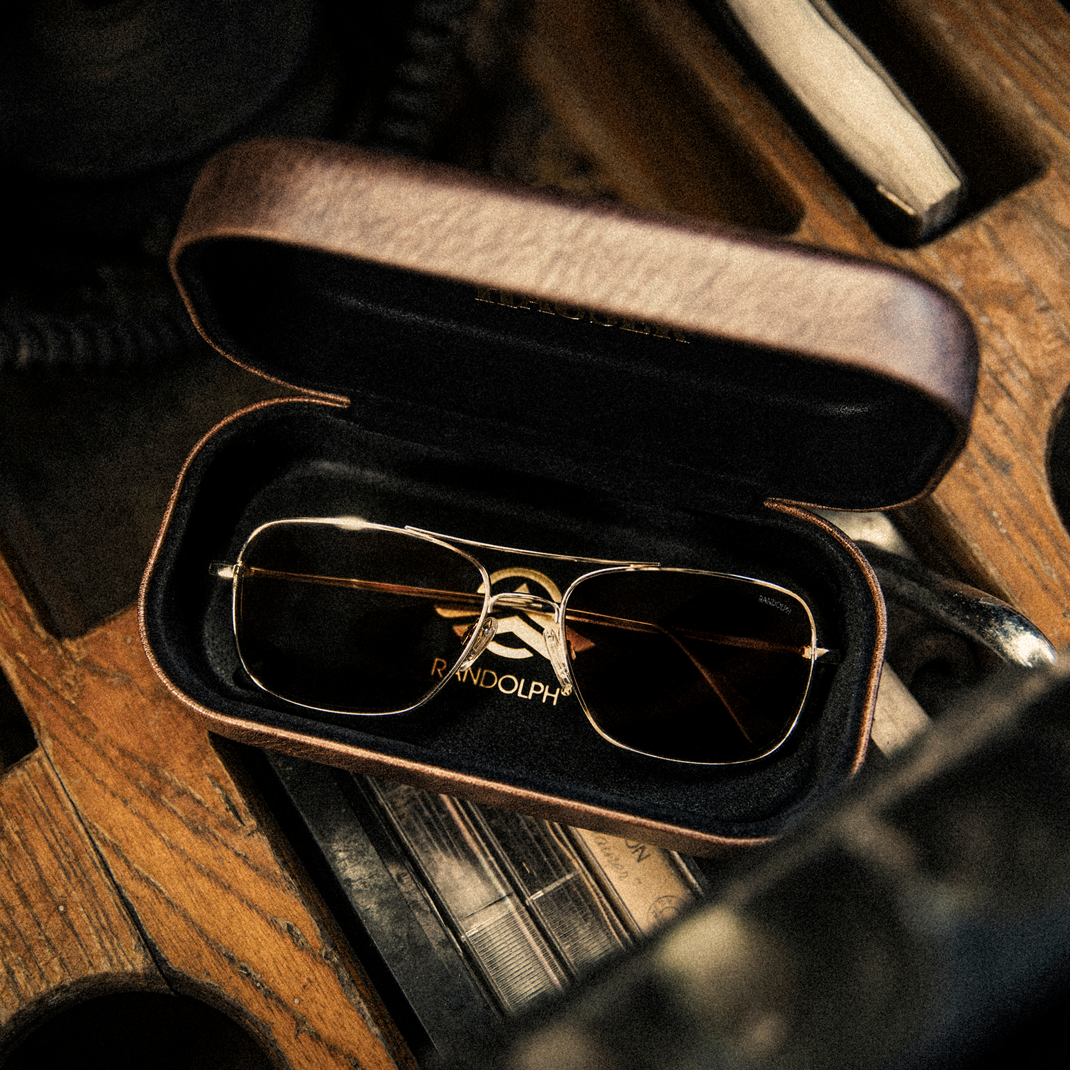 Randolph Frontier Cole Hauser 23k Gold Yosemite occhiali da sole