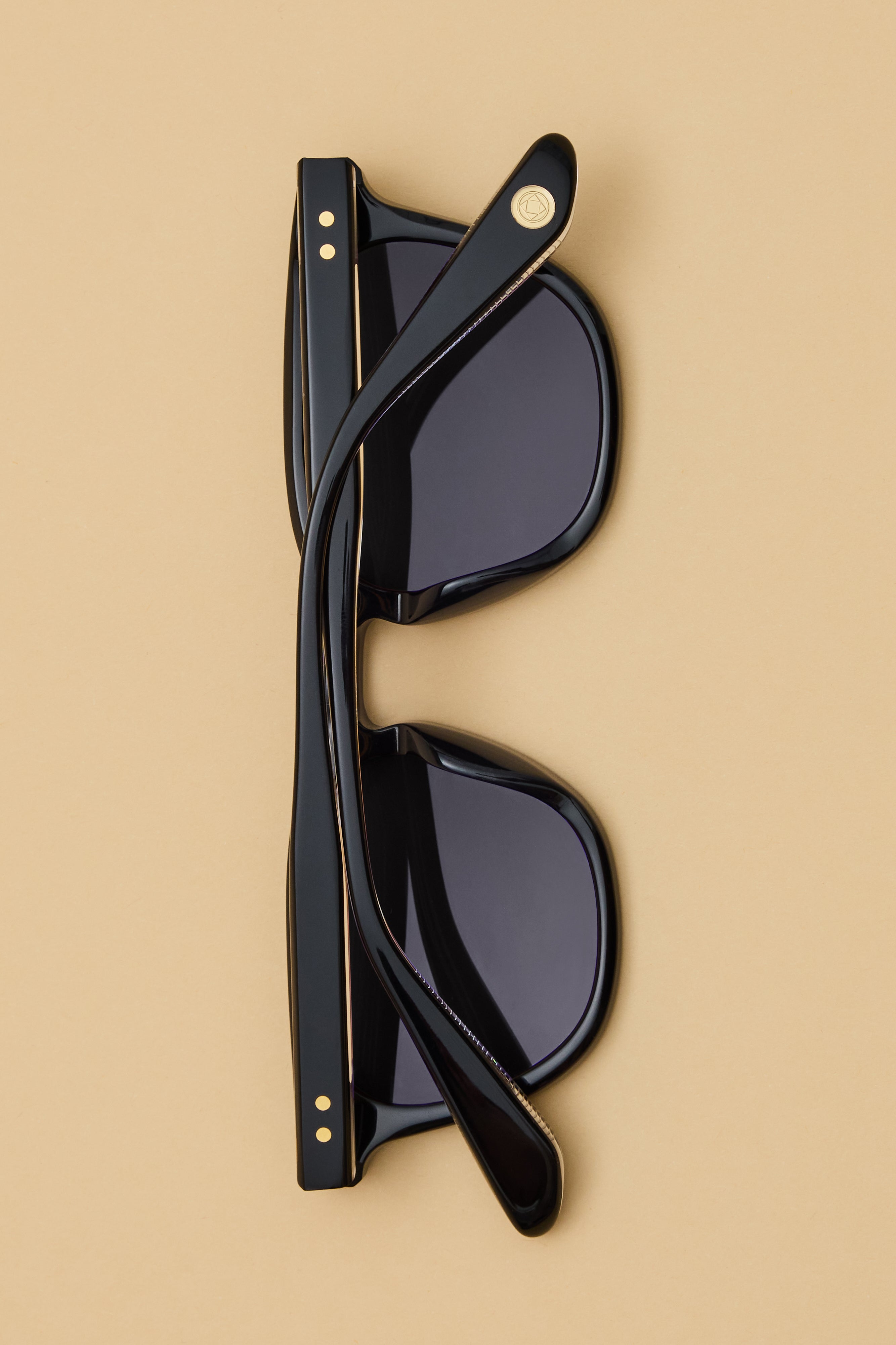 Lunetterie Générale Amour Propre occhiali da sole acetato grigio