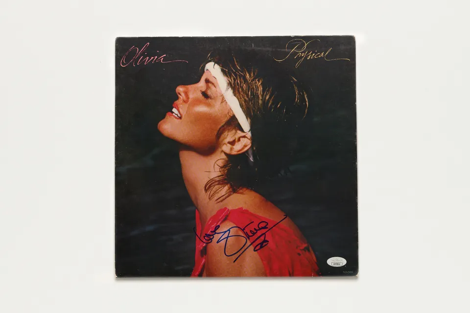 Olivia Newton-John Physical vinile firmato