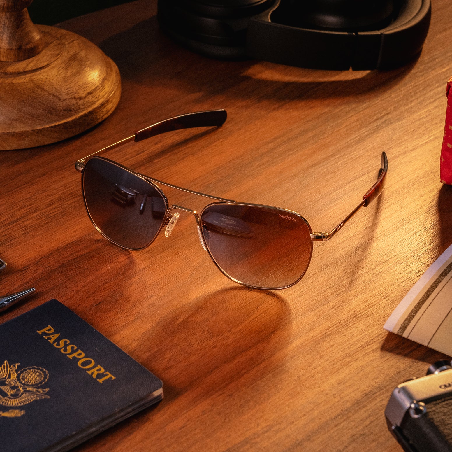 Randolph Aviator Chocolate Gold Cape Sand occhiali da sole 55mm