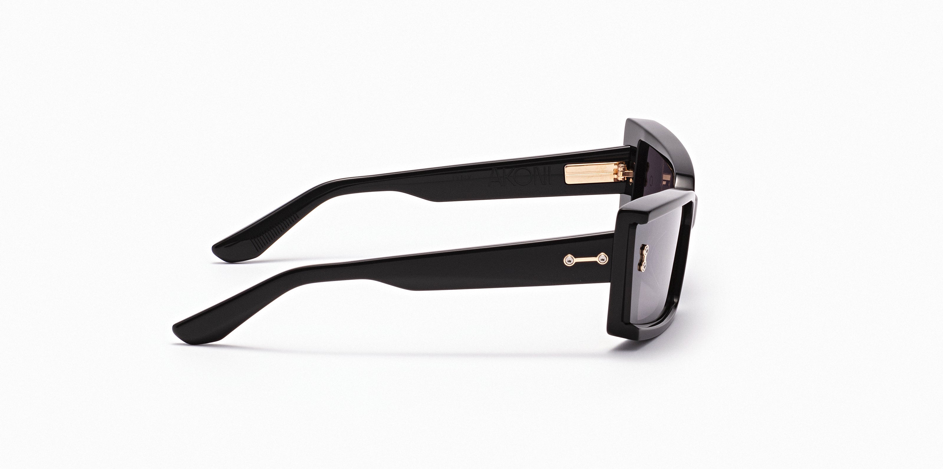Akoni Etere Lynx occhiali da sole nero cat-eye