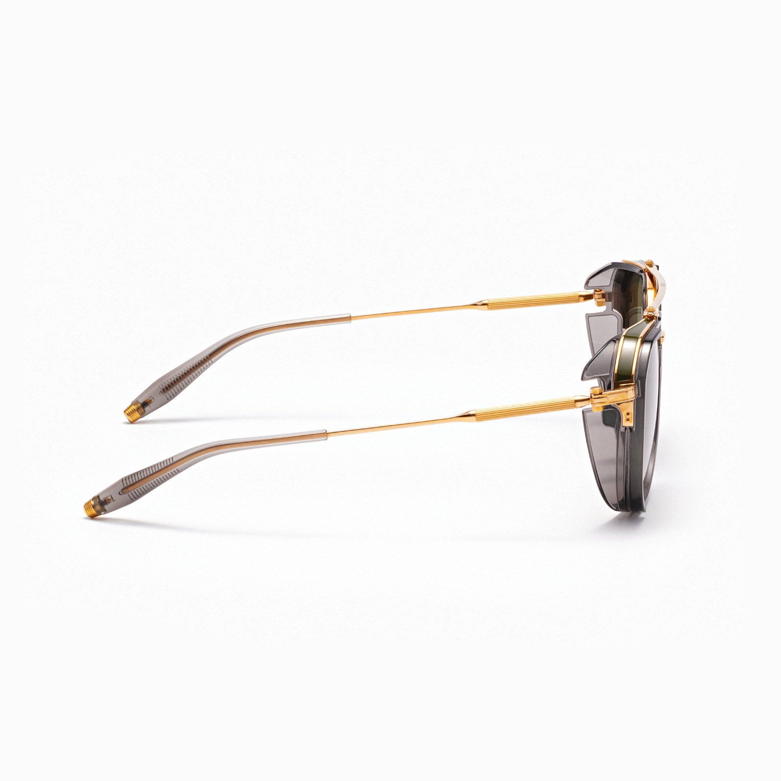 Akoni Horizon Echo occhiali da sole grigio cristallo aviatore
