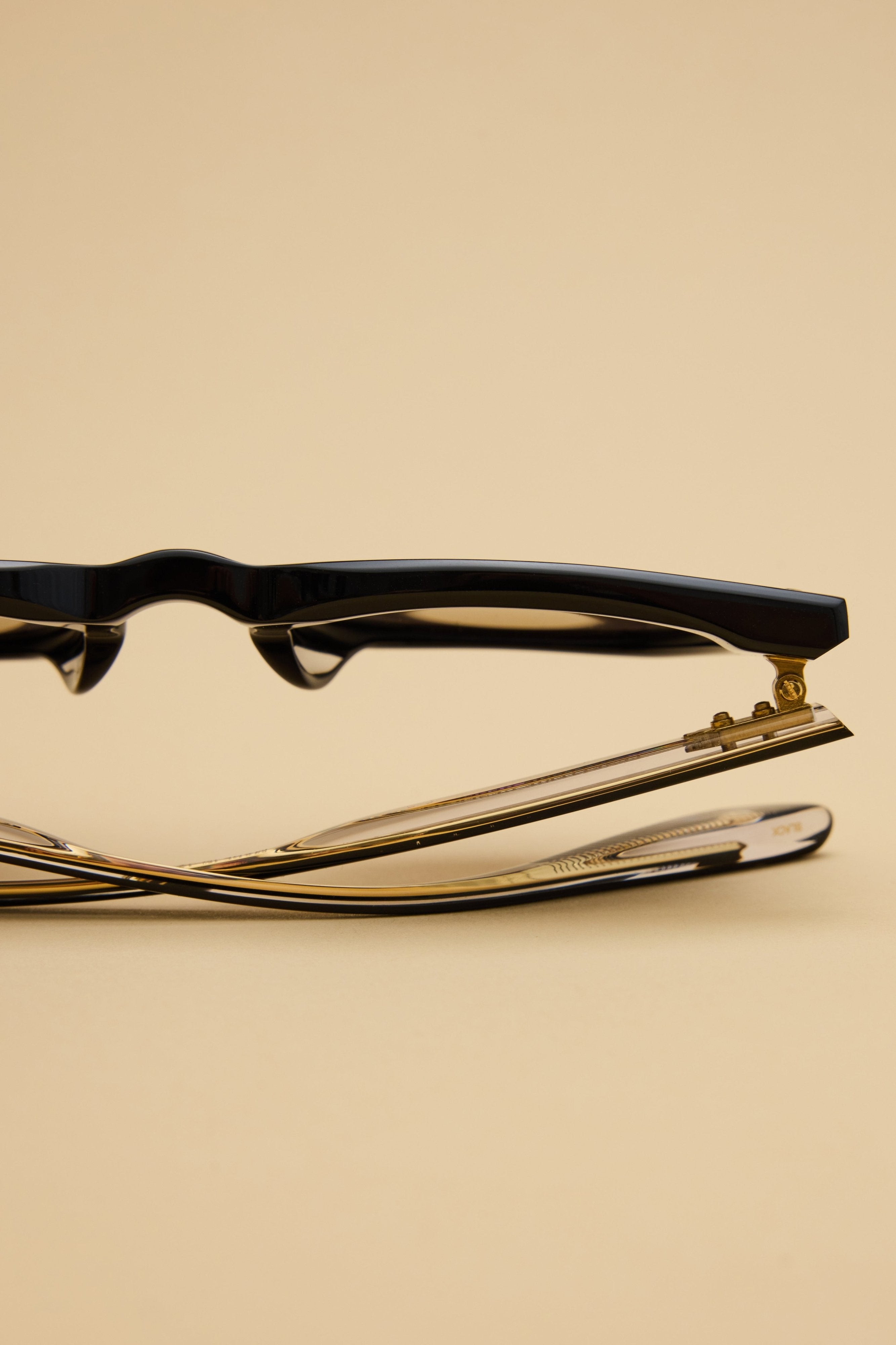 Lunetterie Générale Amour Propre occhiali da sole acetato grigio