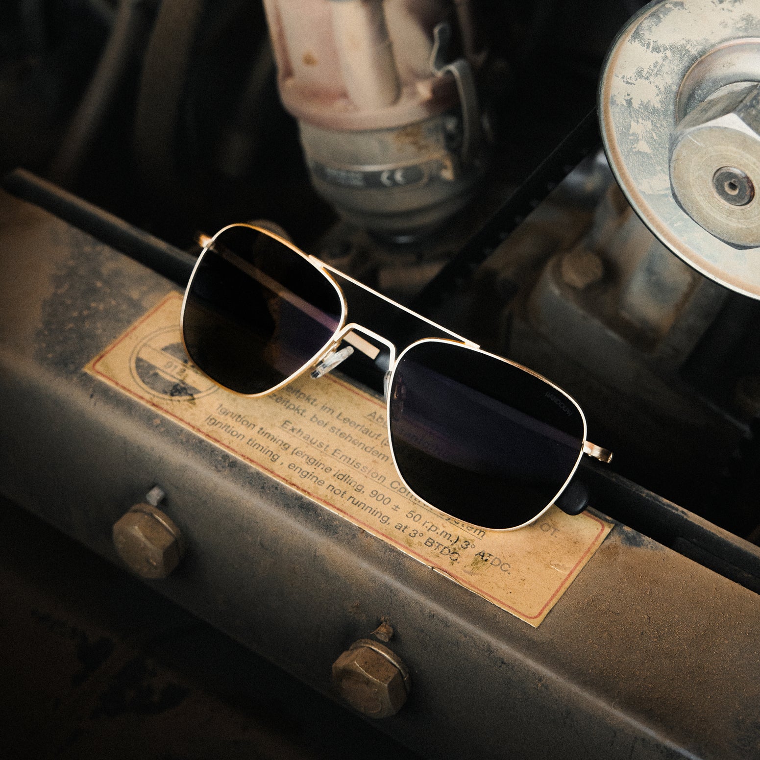 Randolph Aviator occhiali da sole 23k Satin Gold Apex Gray